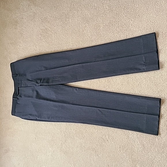 Tommy Hilfiger Suit Set (Pants: 33Wx32L Jacket: 38R) - Black and white Stripped - Picture 6 of 8